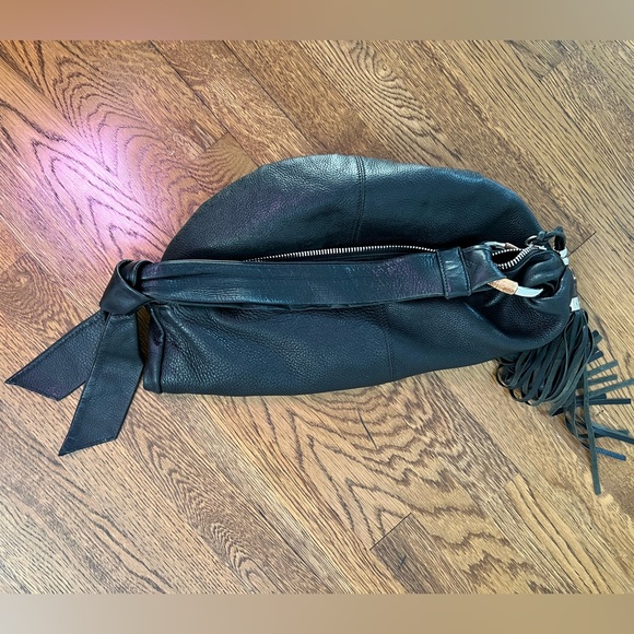 Black leather Gucci slouchy bamboo jungle hobo with tassel - Picture 10 of 14